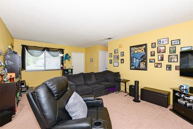 Welcome to 2565 SE Dogwood Avenue, a charming 2-bedroom on  in Florida - for sale on GolfHomes.com, golf home, golf lot