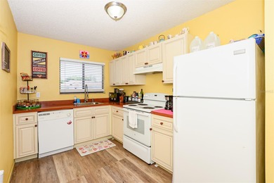 Welcome to 2565 SE Dogwood Avenue, a charming 2-bedroom on  in Florida - for sale on GolfHomes.com, golf home, golf lot