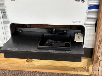 Ideal lake getaway in a true lake-life community. Beautifully on Old North State Club at Uwharrie Point Golf community in North Carolina - for sale on GolfHomes.com, golf home, golf lot