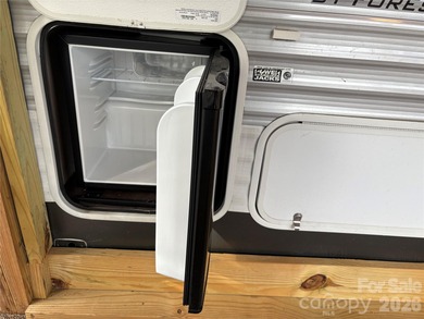 Ideal lake getaway in a true lake-life community. Beautifully on Old North State Club at Uwharrie Point Golf community in North Carolina - for sale on GolfHomes.com, golf home, golf lot