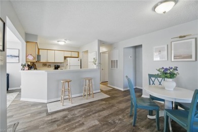 Charming 2bd/2bth condo is located in the sought-after Glenwood on Honey Bee Golf Club in Virginia - for sale on GolfHomes.com, golf home, golf lot