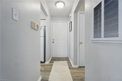 Charming 2bd/2bth condo is located in the sought-after Glenwood on Honey Bee Golf Club in Virginia - for sale on GolfHomes.com, golf home, golf lot