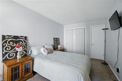 Charming 2bd/2bth condo is located in the sought-after Glenwood on Honey Bee Golf Club in Virginia - for sale on GolfHomes.com, golf home, golf lot