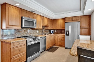 Stunning 3 bedroom, 2.5 bath F model condo in desirable building on Palm-Aire Country Club and Resort - Palms in Florida - for sale on GolfHomes.com, golf home, golf lot