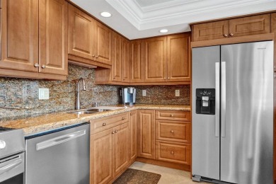 Stunning 3 bedroom, 2.5 bath F model condo in desirable building on Palm-Aire Country Club and Resort - Palms in Florida - for sale on GolfHomes.com, golf home, golf lot
