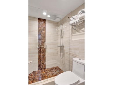 Stunning 3 bedroom, 2.5 bath F model condo in desirable building on Palm-Aire Country Club and Resort - Palms in Florida - for sale on GolfHomes.com, golf home, golf lot