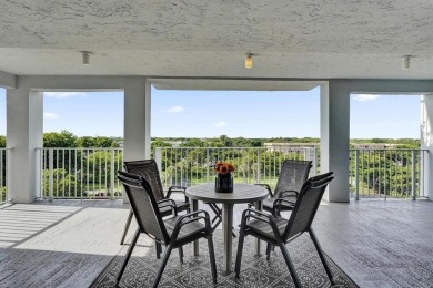 Stunning 3 bedroom, 2.5 bath F model condo in desirable building on Palm-Aire Country Club and Resort - Palms in Florida - for sale on GolfHomes.com, golf home, golf lot