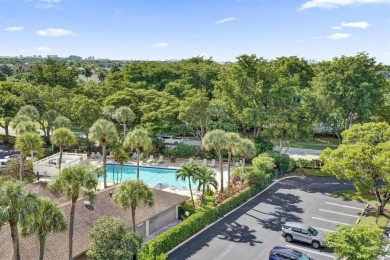 Stunning 3 bedroom, 2.5 bath F model condo in desirable building on Palm-Aire Country Club and Resort - Palms in Florida - for sale on GolfHomes.com, golf home, golf lot