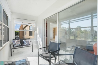 Welcome to your bright and airy 2-bedroom, 2-bathroom condo in on Sunrise Lakes Phase III in Florida - for sale on GolfHomes.com, golf home, golf lot