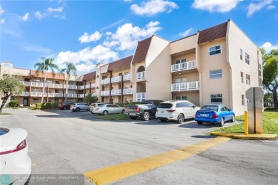 Welcome to your bright and airy 2-bedroom, 2-bathroom condo in on Sunrise Lakes Phase III in Florida - for sale on GolfHomes.com, golf home, golf lot