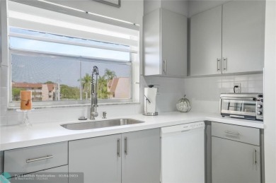 Welcome to your bright and airy 2-bedroom, 2-bathroom condo in on Sunrise Lakes Phase III in Florida - for sale on GolfHomes.com, golf home, golf lot