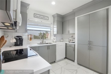 Welcome to your bright and airy 2-bedroom, 2-bathroom condo in on Sunrise Lakes Phase III in Florida - for sale on GolfHomes.com, golf home, golf lot