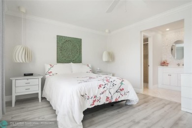 Welcome to your bright and airy 2-bedroom, 2-bathroom condo in on Sunrise Lakes Phase III in Florida - for sale on GolfHomes.com, golf home, golf lot