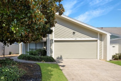 Beautifully remodeled single-family home in Sandestin with 2-car on Sandestin Golf and Beach Resort - The Links in Florida - for sale on GolfHomes.com, golf home, golf lot