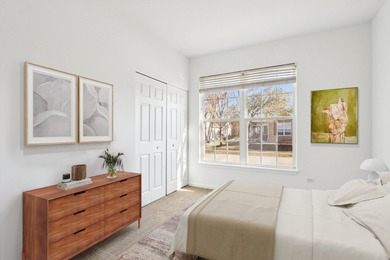 Welcome to 13322 S Bayberry Lane, a comfortable and on The Links at Carillon in Illinois - for sale on GolfHomes.com, golf home, golf lot