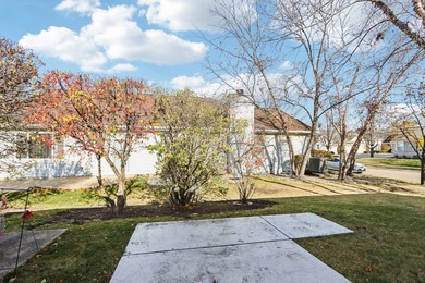 Welcome to 13322 S Bayberry Lane, a comfortable and on The Links at Carillon in Illinois - for sale on GolfHomes.com, golf home, golf lot