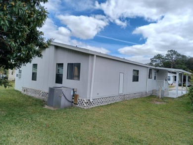 Well kept 3 Bedrooms manufactured home in sunny East Orlando on Fairways Country Club in Florida - for sale on GolfHomes.com, golf home, golf lot