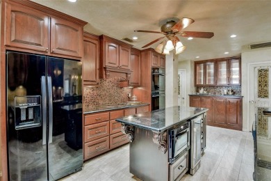 Absolutely stunning designer decorated townhome in gated on De Cordova Bend Country Club in Texas - for sale on GolfHomes.com, golf home, golf lot