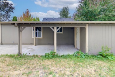 This lovely manufactured home has been completely and tastefully on Columbia Edgewater Country Club - Columbia-Edgewater Countr in Oregon - for sale on GolfHomes.com, golf home, golf lot