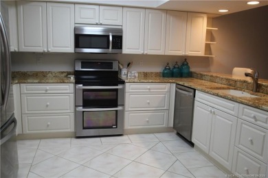 Delightful and spacious updated 2 bedroom/2bath villa/condo on Yacht and Country Club in Florida - for sale on GolfHomes.com, golf home, golf lot