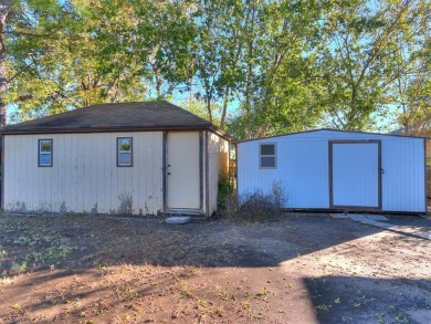 This charming two bedroom, one bathroom home offers great on Willow Creek Country Club in Oklahoma - for sale on GolfHomes.com, golf home, golf lot