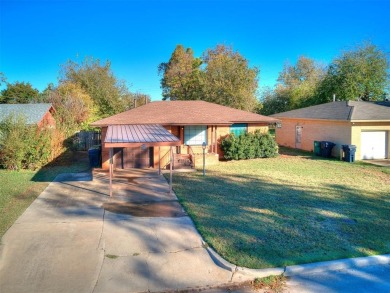 This charming two bedroom, one bathroom home offers great on Willow Creek Country Club in Oklahoma - for sale on GolfHomes.com, golf home, golf lot