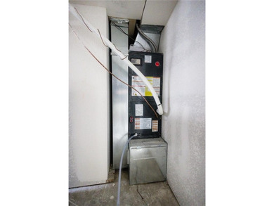 Completely updated 4 Bed 2 Bath Home Located Within View of the on Moila Country Club in Missouri - for sale on GolfHomes.com, golf home, golf lot