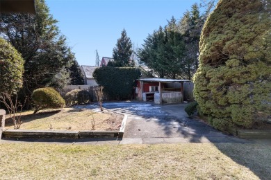 Welcome to this ONE OF A KIND Custom 6 Bedroom Colonial. *The on Rockville Links Club in New York - for sale on GolfHomes.com, golf home, golf lot