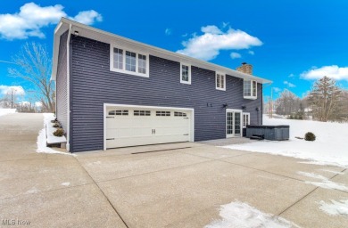 Welcome to this beautifully remodeled 3 bedroom home in the on Lake Mohawk Golf Club in Ohio - for sale on GolfHomes.com, golf home, golf lot