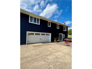 Welcome to this beautifully remodeled 3 bedroom home in the on Lake Mohawk Golf Club in Ohio - for sale on GolfHomes.com, golf home, golf lot