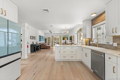 Luxurious one-level living on a cul-de-sac in Northern on Somers Pointe Golf Club - West Hill in New York - for sale on GolfHomes.com, golf home, golf lot