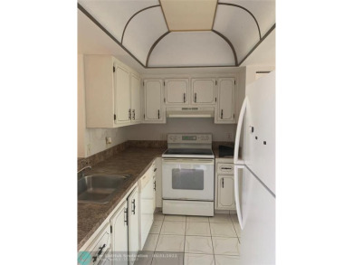 BACK ON THE MARKET!!
MOTIVATED SELLER! PRICE DROP! DON'T MISS on Oriole Golf and Tennis Club in Florida - for sale on GolfHomes.com, golf home, golf lot