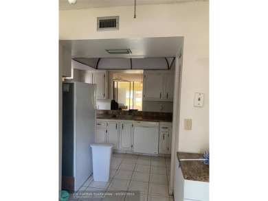 BACK ON THE MARKET!!
MOTIVATED SELLER! PRICE DROP! DON'T MISS on Oriole Golf and Tennis Club in Florida - for sale on GolfHomes.com, golf home, golf lot