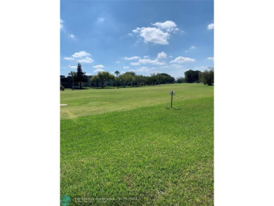 BACK ON THE MARKET!!
MOTIVATED SELLER! PRICE DROP! DON'T MISS on Oriole Golf and Tennis Club in Florida - for sale on GolfHomes.com, golf home, golf lot