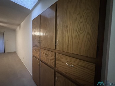 This is a super clean, freshly painted, super cute 2 bedroom, 2 on Chaparral Country Club in New Mexico - for sale on GolfHomes.com, golf home, golf lot