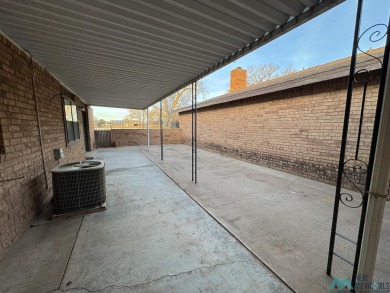 This is a super clean, freshly painted, super cute 2 bedroom, 2 on Chaparral Country Club in New Mexico - for sale on GolfHomes.com, golf home, golf lot