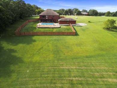 Spacious & well maintained  Home with Over 2 Acres, Pool, and on Wedgewood Country Club in Missouri - for sale on GolfHomes.com, golf home, golf lot