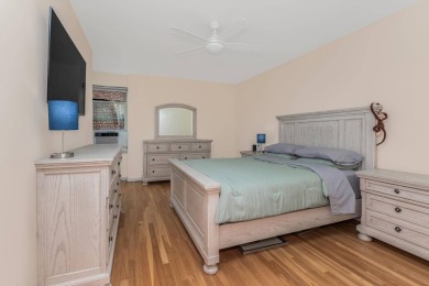 Bright and sunny 1-bedroom, 1-bathroom Co-Op Unit For Sale in on Wykagyl Country Club in New York - for sale on GolfHomes.com, golf home, golf lot