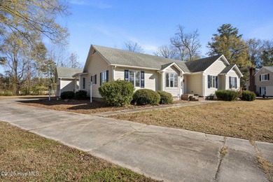 Situated on a quiet culdesac, this 3 bedroom, 2.5 bath home on Rock Creek Country Club in North Carolina - for sale on GolfHomes.com, golf home, golf lot