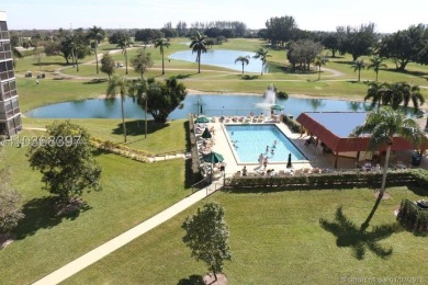 Paradise for Golfer's  !
Immaculate , turn-key condo 2BR/2BA on Hollybrook Golf and Tennis Club  in Florida - for sale on GolfHomes.com, golf home, golf lot