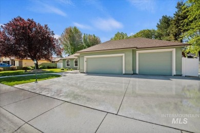Looking for single level living in a convenient Eagle on Eagle Hills Golf Course in Idaho - for sale on GolfHomes.com, golf home, golf lot