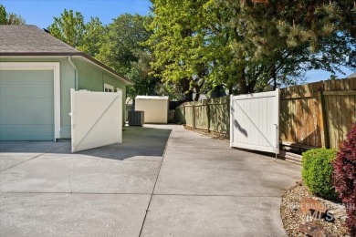 Looking for single level living in a convenient Eagle on Eagle Hills Golf Course in Idaho - for sale on GolfHomes.com, golf home, golf lot