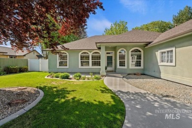 Looking for single level living in a convenient Eagle on Eagle Hills Golf Course in Idaho - for sale on GolfHomes.com, golf home, golf lot