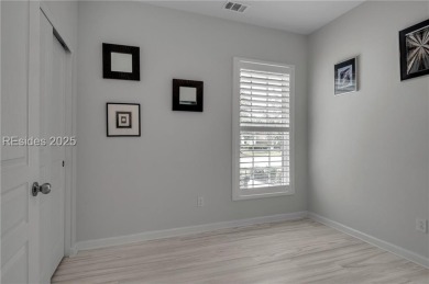 Welcome home to this pretty Hill Crest model offering 2BR/2BA on Argent Lakes Golf Course in South Carolina - for sale on GolfHomes.com, golf home, golf lot