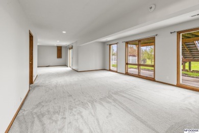 Lisa McGuire Kelly, M: , lmkelly,   - Gorgeous 2 sty home sits on Eagle Run Golf Complex in Nebraska - for sale on GolfHomes.com, golf home, golf lot