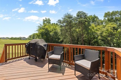 Welcome to the lake lifestyle you've been dreaming of, all on on Edgewater Golf Club in South Carolina - for sale on GolfHomes.com, golf home, golf lot