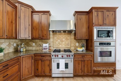 A spacious home backing to Quail Hollow Golf Course! Enjoy on Quail Hollow Golf Club in Idaho - for sale on GolfHomes.com, golf home, golf lot