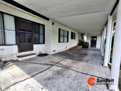 Handyman Special! 2BR/2BA | Spacious Fixer-Upper in Rolling on Rolling Greens Executive Golf Community in Florida - for sale on GolfHomes.com, golf home, golf lot