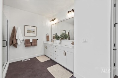 Move-In ready! For a limited time 5.375% 7 year fixed rate on Purple Sage Golf Course in Idaho - for sale on GolfHomes.com, golf home, golf lot