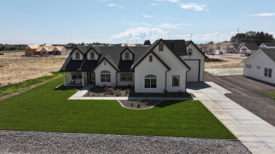 Move-In ready! For a limited time 5.375% 7 year fixed rate on Purple Sage Golf Course in Idaho - for sale on GolfHomes.com, golf home, golf lot